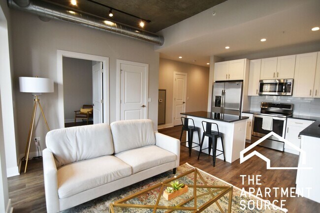 Photo - 3833 N Broadway Unidad 613