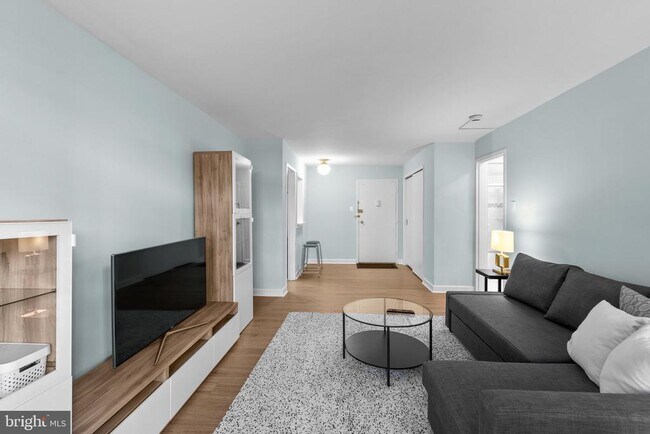 Photo - 2401 H St NW Unidad 208