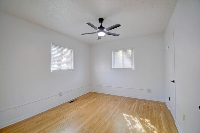 Photo - NE Heights 2 Bedroom 1 Bath with garage