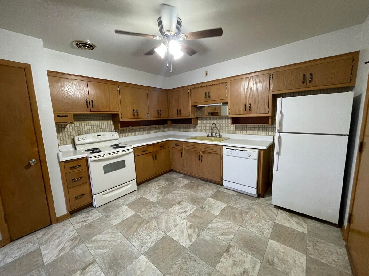 Photo - 8305 W Morgan Ave Apartment