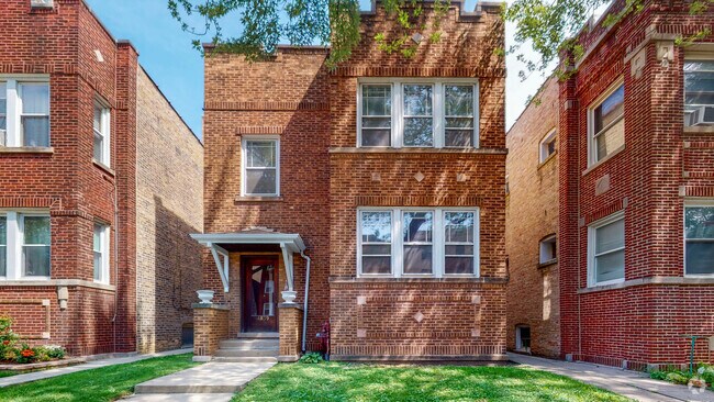 Building Photo - 4839 N Kenneth Ave Unit # 1 Rental