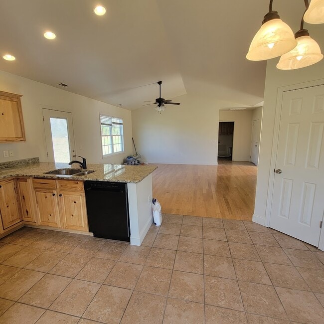 Photo - 202 Cathey Rd