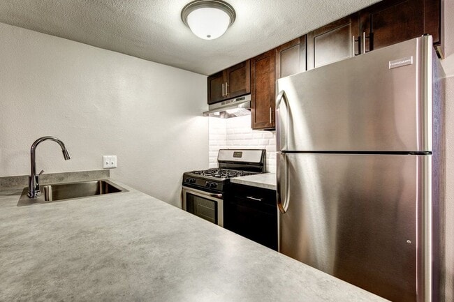 Photo - 1801 Fort View Rd Unidad 103
