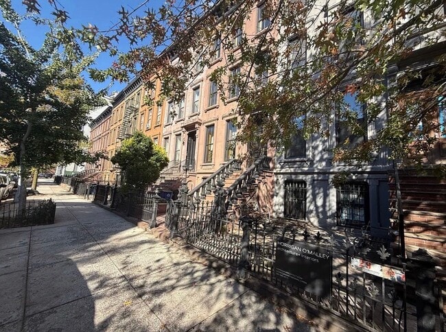 Photo - 31 Herkimer St Unit 1