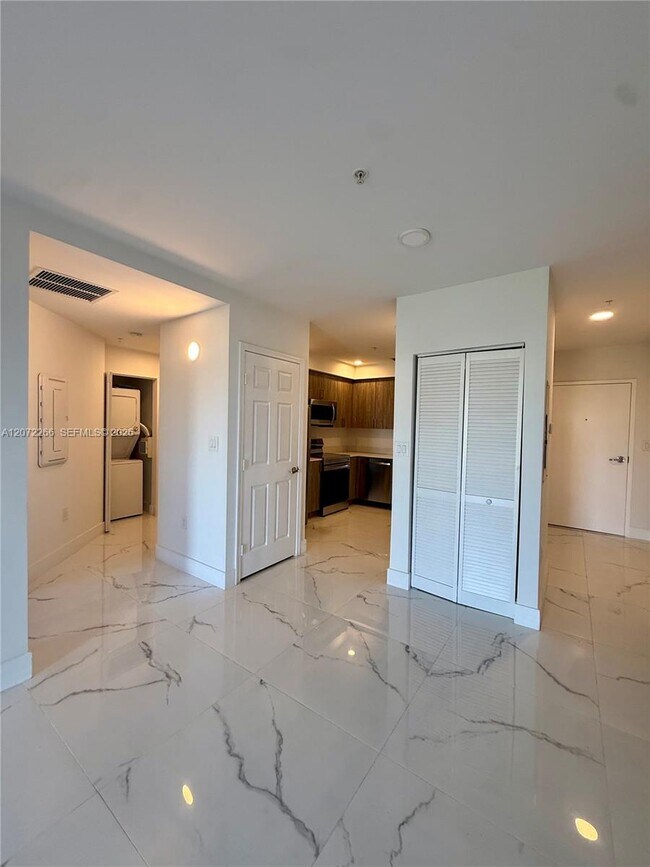 Photo - 10950 NW 82nd St Unit 324