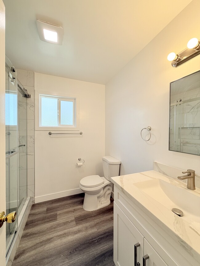 Baño - 5332 Rosemead Blvd Unidad 2