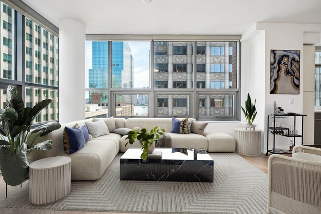 Photo - 105 Greene St Unidad 8-02 Rental