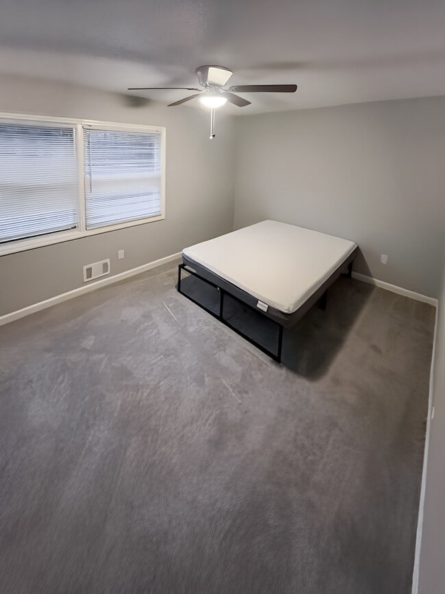 Photo - 2660 Burdett Rd