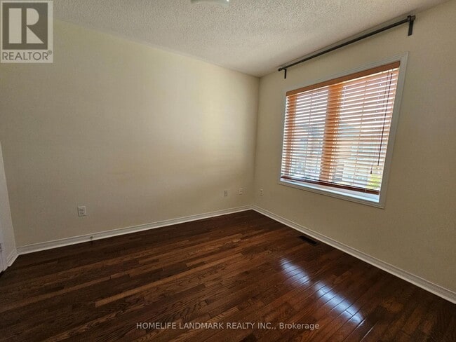 Photo - 19 Voysey Way