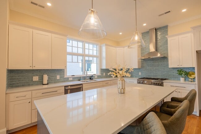 Photo - Mid-term Rental @ The Emory at North Elm