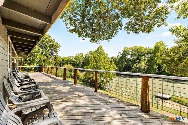 Photo - 1105 Lakeview Dr