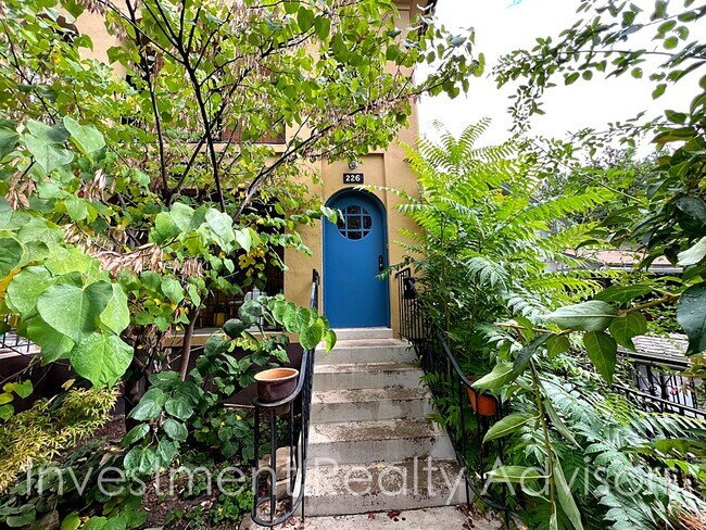 Photo - Charming Apartment With Bonus Room!