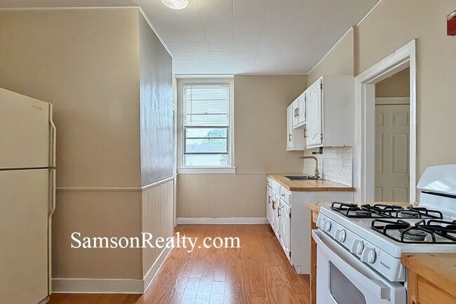 Photo - 224 Juniper St Unit 2