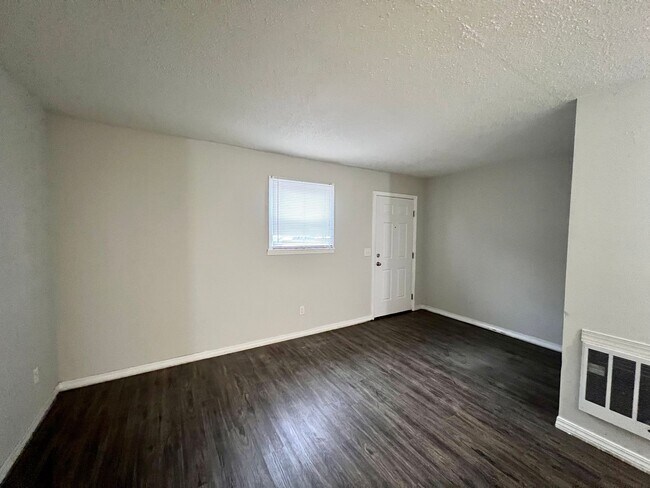 3418 Glen Park Dr NW Unit B