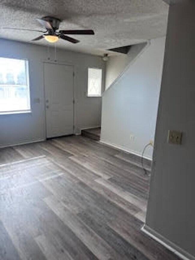 Photo - 1516 Kraft Ave Unit 1516 Kraft Ave.