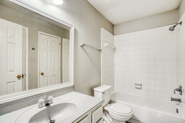 Building Photo - 9342 Bowmore Ct