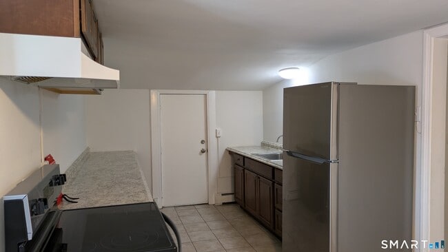 Photo - 657 Naugatuck Ave