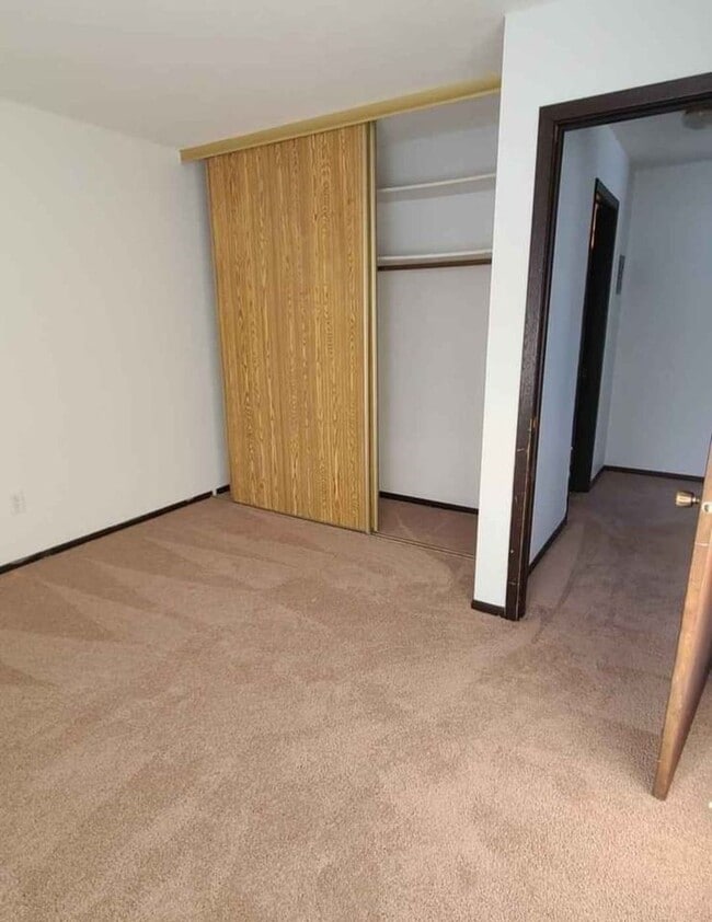 Photo - Young America Apartments