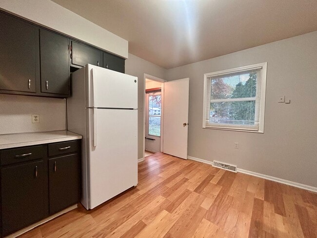 Photo - Wallace Ave 3189/3191 Unit 3191