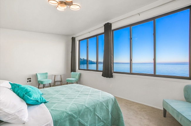 11143 Rolling Bay Walk NE