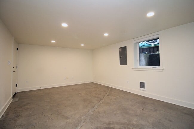 Photo - 3734 SE 26th Ave Unit B