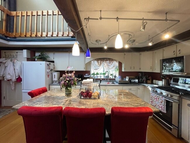 Photo - 26 Pelham St