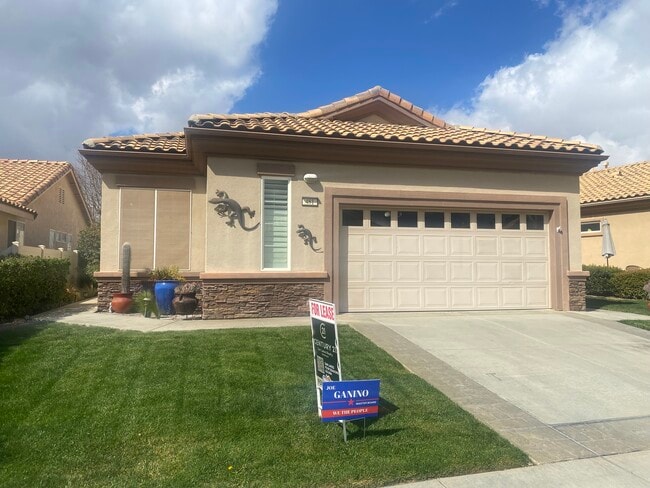 Photo - 481 Sandpiper St