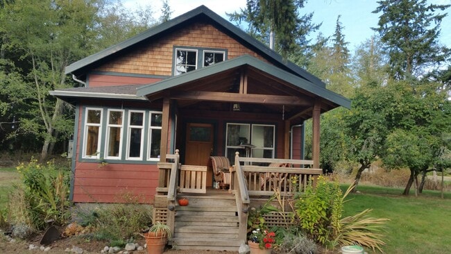 Building Photo - Herrera / Farrow (741 Ellwood Drive) Unit A