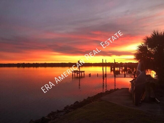 Building Photo - 726 Eglin Pkwy NE Unit 4A