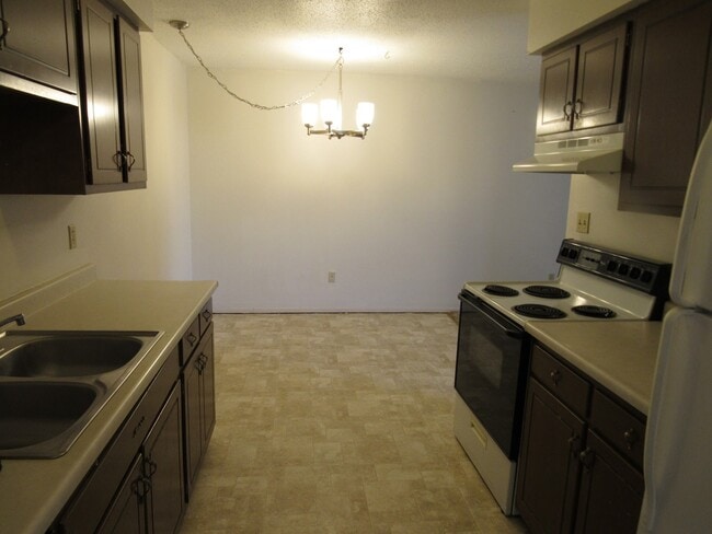 Photo - 1 Bedroom Condo Overlooking the Green Belt