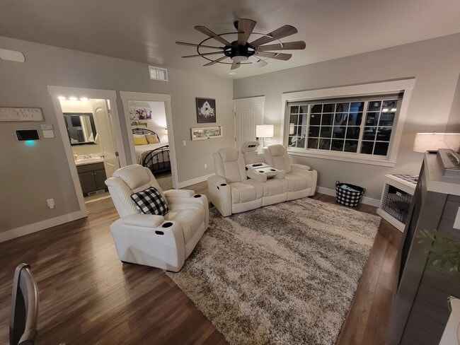 Building Photo - Cute and Cozy Two Bedroom, Two Bath at Josephine Crossing!!