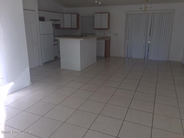 Photo - 511 Jewell St SE