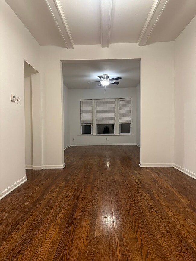Photo - Beautiful 1 Bed Apartment in North Center/ Ravenswood Area Available September 1st Unit 1750 - 1