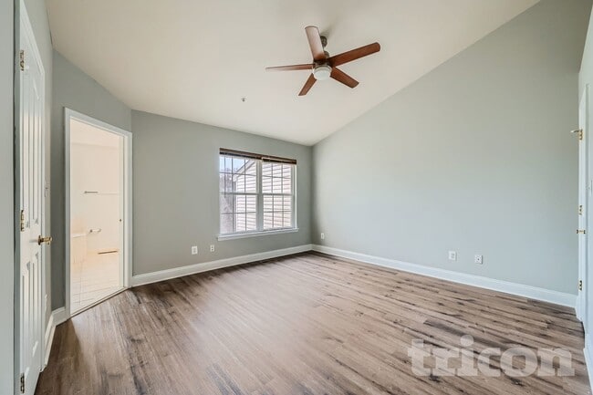 Photo - 566 Callander Way