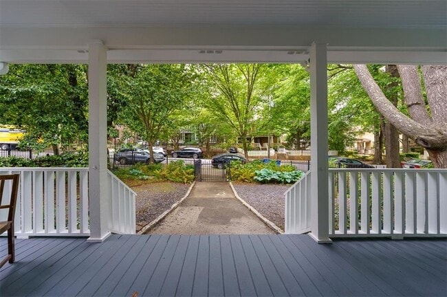 Photo - 693 Myrtle St NE