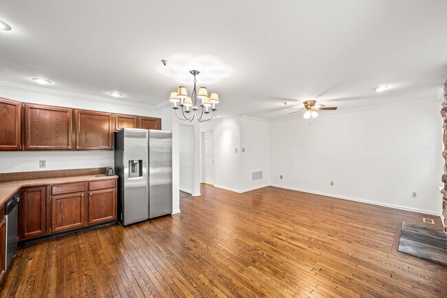 Photo - 1430 Redwood Ct