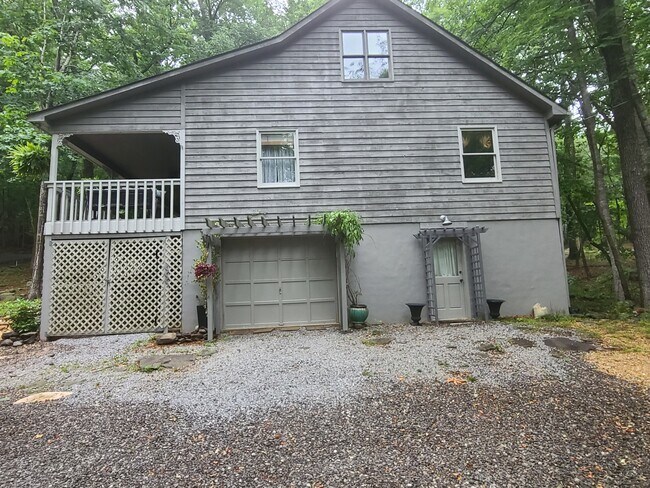 Photo - 120 Rocky Stream Ct