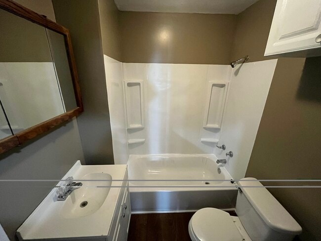 Photo - 1118 E 27th St