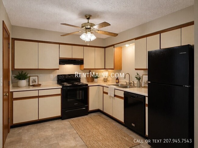 Building Photo - 10 Hartley St Unit 4