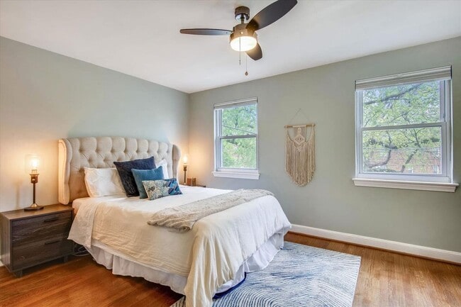 Photo - 1334 Downing St NE