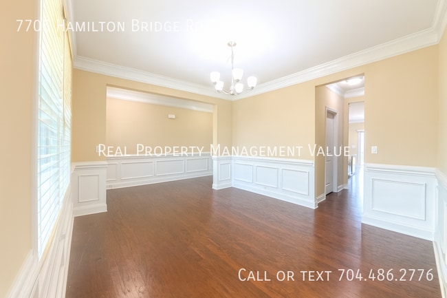 Photo - 7705 Hamilton Bridge Rd