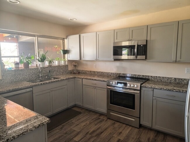 Photo - 3901 W Glenn Dr
