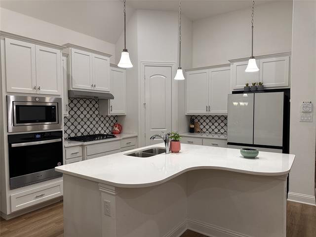 Photo - 7032 Mapleshade Way