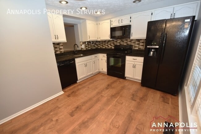 Photo - 559 Melissa Ct