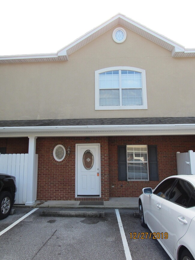 Photo - 544 Maple Ave Townhome