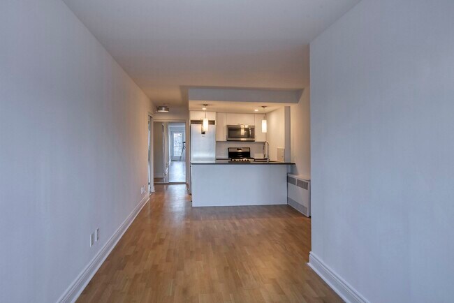 Photo - 3460 Rue Durocher Unit 1008