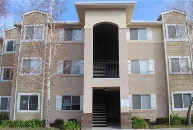 Photo - 565 Peerless Way Unit 309