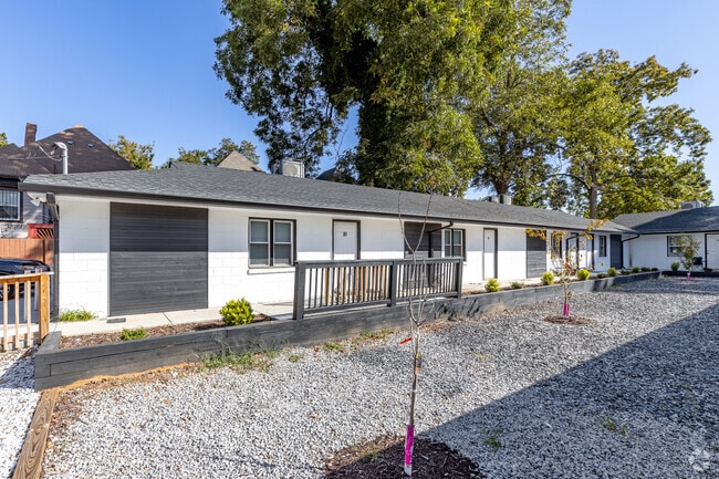 Photo - 728 Formwalt St SW