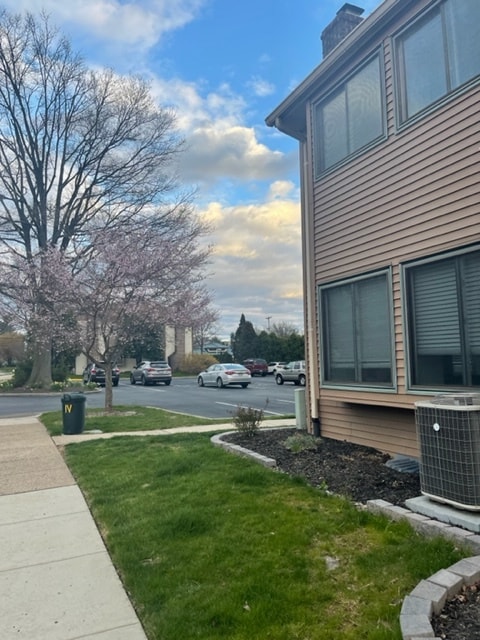 Building Photo - 22 Fitzwatertown Rd Unit E-1