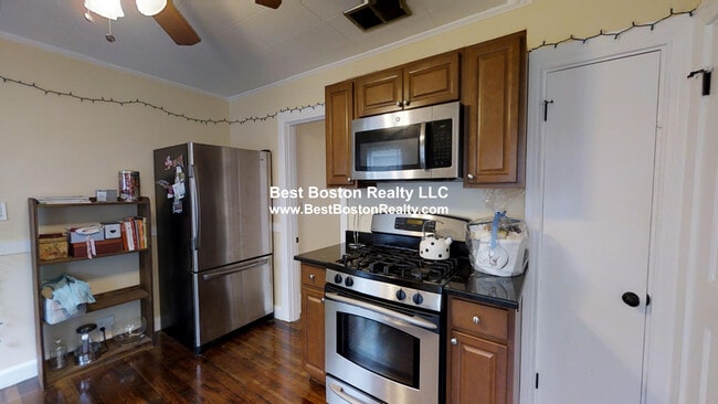 Photo - 21 Chandler St Unit 2